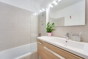 NICE CIMIEZ – 2 Bedrooms Apartment in Excellent Condition in a Residence with Swimming Pool