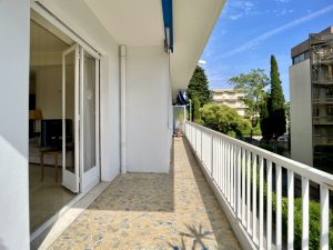 Nizza Cimiez – Grande appartamento di 3 locali con terrazza in condominium