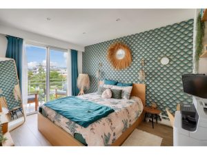 Nice Cimiez – Beautiful Fully Renovated 3 Bedroom Apartment 110 sqm  in a Residence with Garden