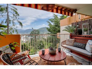 Nice Cimiez – Beautiful Fully Renovated 3 Bedroom Apartment 110 sqm  in a Residence with Garden
