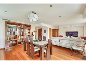 NICE CIMIEZ – Superb 115 sqm 3 Bedroom Apartment with Sea View and two Garages