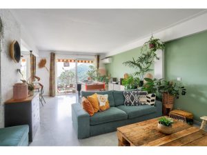 Nice Cimiez – Beautiful Fully Renovated 3 Bedroom Apartment 110 sqm  in a Residence with Garden