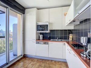 NICE CIMIEZ – Top-floor Apartment with a Large Terrace and Views of the Sea and Hills.