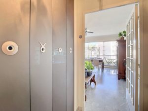 NICE CIMIEZ – Top-floor Apartment with a Large Terrace and Views of the Sea and Hills.