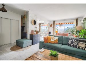 Nice Cimiez – Beautiful Fully Renovated 3 Bedroom Apartment 110 sqm  in a Residence with Garden