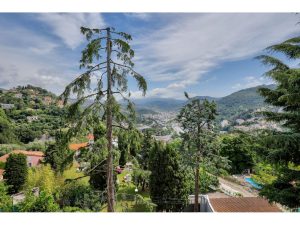 Nice Cimiez – Beautiful Fully Renovated 3 Bedroom Apartment 110 sqm  in a Residence with Garden
