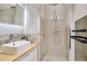 Nice Cimiez – Beautiful Fully Renovated 3 Bedroom Apartment 110 sqm  in a Residence with Garden