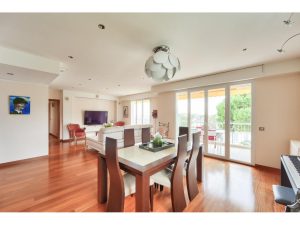 NICE CIMIEZ – Superb 115 sqm 3 Bedroom Apartment with Sea View and two Garages