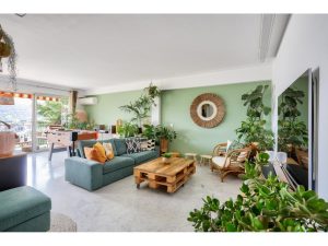 Nice Cimiez – Beautiful Fully Renovated 3 Bedroom Apartment 110 sqm  in a Residence with Garden