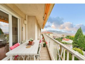 NICE CIMIEZ – Superb 115 sqm 3 Bedroom Apartment with Sea View and two Garages