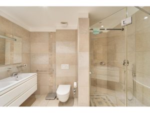 NICE CIMIEZ – Superb 115 sqm 3 Bedroom Apartment with Sea View and two Garages