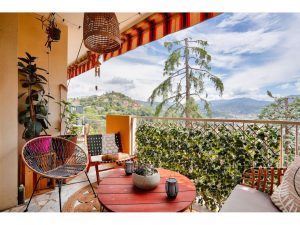 Nice Cimiez – Beautiful Fully Renovated 3 Bedroom Apartment 110 sqm  in a Residence with Garden