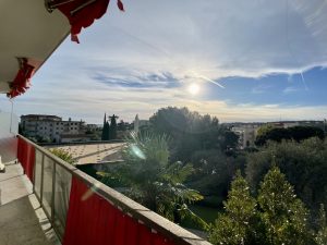 Cimiez Nizza – Ampio e soleggiato appartamento di 2 locali con terrazza