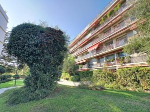 Cimiez Nizza – Ampio e soleggiato appartamento di 2 locali con terrazza