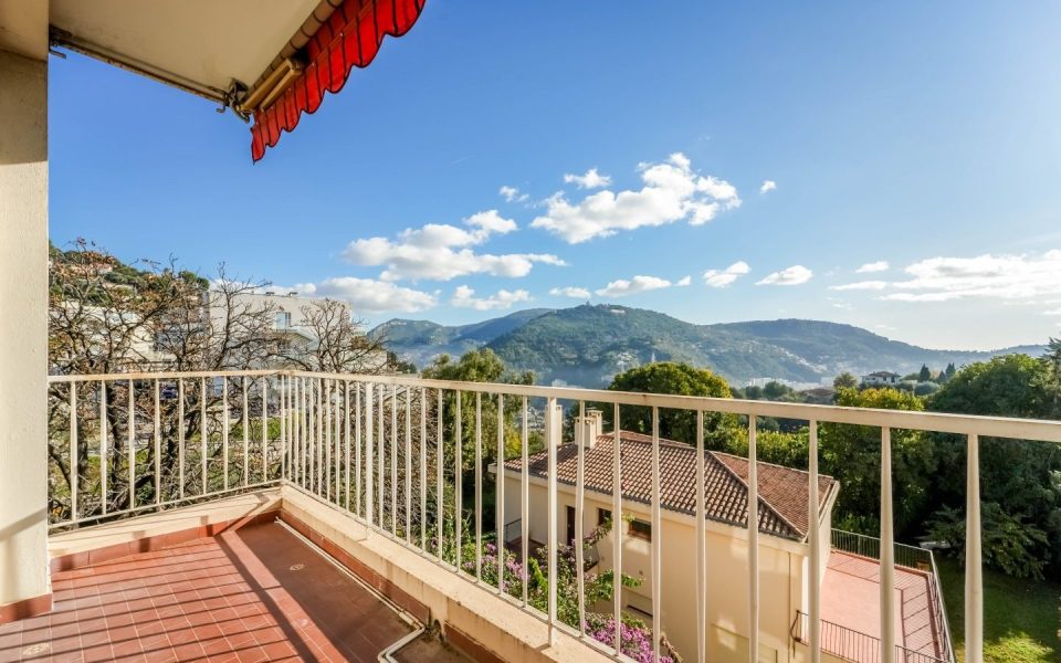 Nizza Cimiez – Appartamento di 2 locali ad un piano alto vicino a tutti i servizi : photo 2