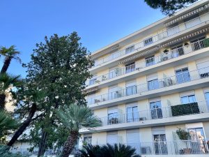 Nice Cimiez – Large 2 rooms with sea view