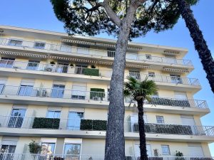 Nice Cimiez – Large 2 rooms with sea view
