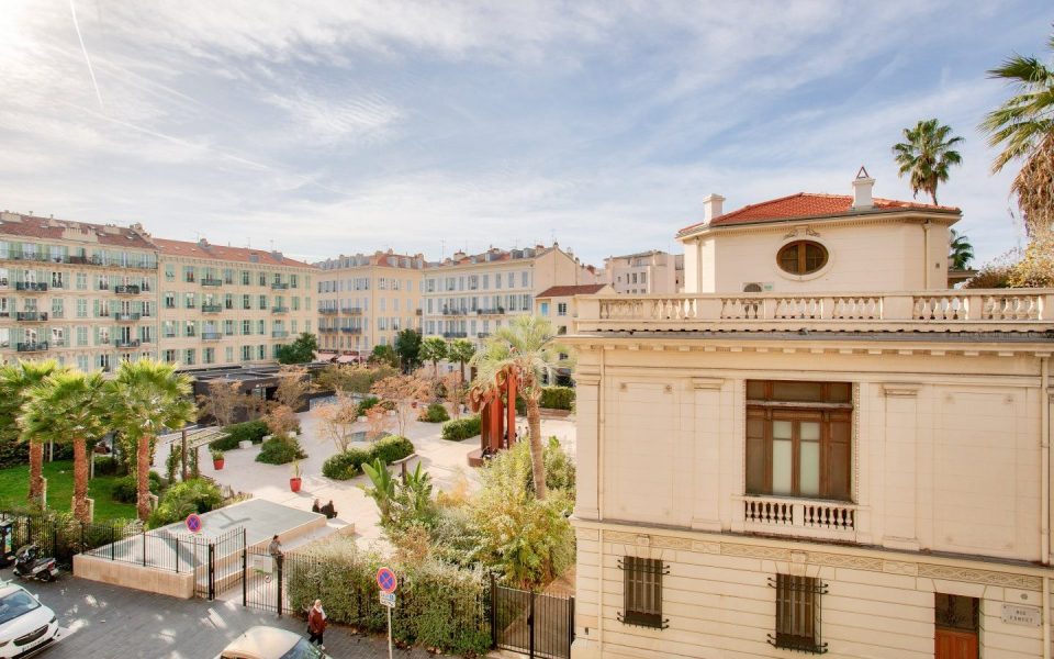 NICE – Dubouchage – Magnifique 7 pièces de 180 m² dans une résidence de caractère au cœur de la ville