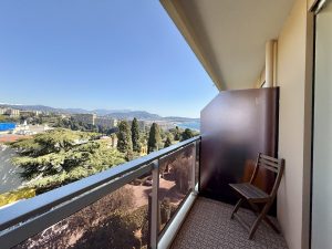 Nice – Fabron – Beautiful renovated studio of 14m2 with outside and sea view