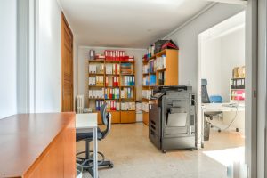 Nizza Cimiez – Ampio quadrilocale di 116 m² da ristrutturare in un palazzo Belle Époque in vendita
