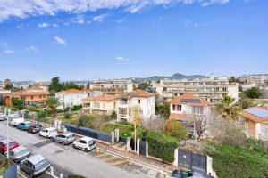 Nice – On a Quiet Street in the Cimiez Flirey District