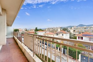 Nice – On a Quiet Street in the Cimiez Flirey District
