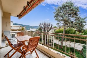 Nice – On a Quiet Street in the Cimiez Flirey District