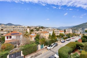 Nice – On a Quiet Street in the Cimiez Flirey District