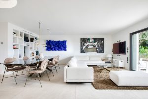 RARE – SUPERB GARDEN LEVEL WITH PANORAMIC VIEW OVER NICE AND SEA VIEW