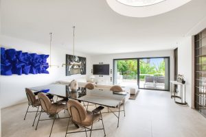 RARE – SUPERB GARDEN LEVEL WITH PANORAMIC VIEW OVER NICE AND SEA VIEW