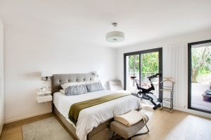 RARE – SUPERB GARDEN LEVEL WITH PANORAMIC VIEW OVER NICE AND SEA VIEW