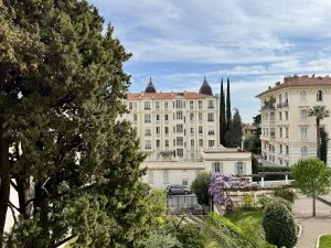 Spacieux appartement dans magnifique résidence Art Déco de Cimiez(EN)