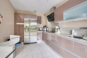 Nice Cimiez – Superbe 4 pièces de 108 m2 en rez de jardin dans résidence avec piscine