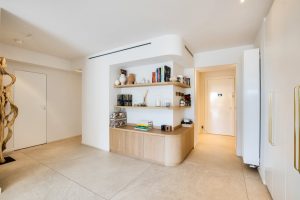 RARE – SUPERB GARDEN LEVEL WITH PANORAMIC VIEW OVER NICE AND SEA VIEW