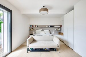 RARE – SUPERB GARDEN LEVEL WITH PANORAMIC VIEW OVER NICE AND SEA VIEW