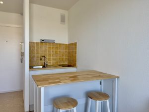 Nice – Fabron – Beau studio rénové de 14m2 avec extérieur et vue mer