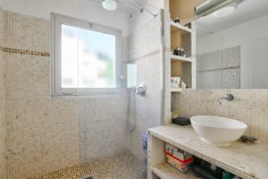 Nice Valrose – 4 pièces au dernier étage avec terrasse dans résidence prisée
