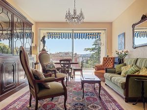 Nice Cimiez / Cemenelum – Spacious 3-room apartment with sea view in prestigious residence with grounds