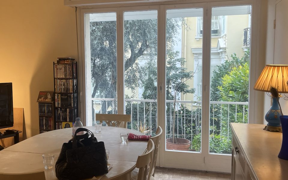 Nice Cimiez – 2-room family house to renovate