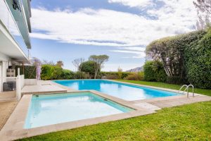 RARE – SUPERB GARDEN LEVEL WITH PANORAMIC VIEW OVER NICE AND SEA VIEW