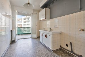 Nice – Parc Impérial – Grand 3-4 pièces traversant de 83,60 m2 avec stationnement.