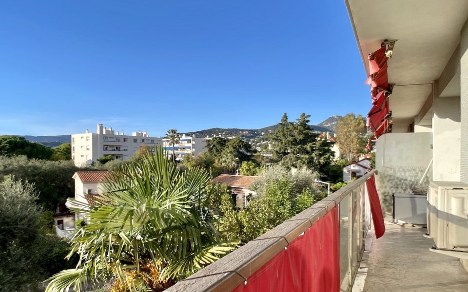 Cimiez Nice – Grand 2 pièces baigné de soleil avec terrasse