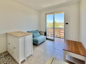 Nice – Fabron – Beau studio rénové de 14m2 avec extérieur et vue mer