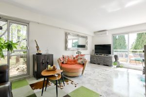 Nice Valrose – 4 pièces au dernier étage avec terrasse dans résidence prisée