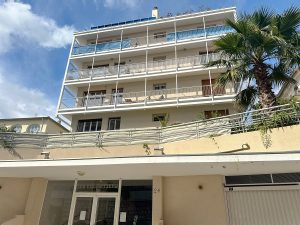 Nice Cimiez – Casa familiare di 3 locali da ristrutturare