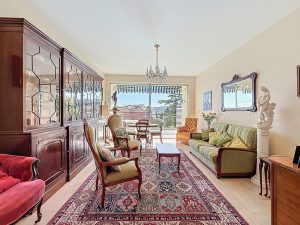 Nice Cimiez / Cemenelum – Spacieux 3 pièces avec vue mer dans prestigieuse résidence avec parc