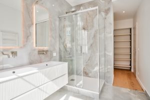 Nice – Le Port  – Spacious 5-Room Apartment of 136 sqm on a High Floor, Fully Renovated