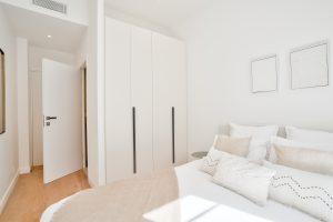 Nice – Le Port  – Spacious 5-Room Apartment of 136 sqm on a High Floor, Fully Renovated