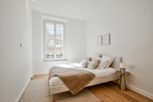 Nice – Le Port  – Spacious 5-Room Apartment of 136 sqm on a High Floor, Fully Renovated