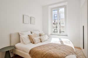 Nice – Le Port  – Spacious 5-Room Apartment of 136 sqm on a High Floor, Fully Renovated